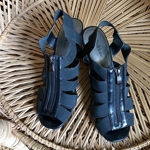 Kelly & Katie Sandals EUC